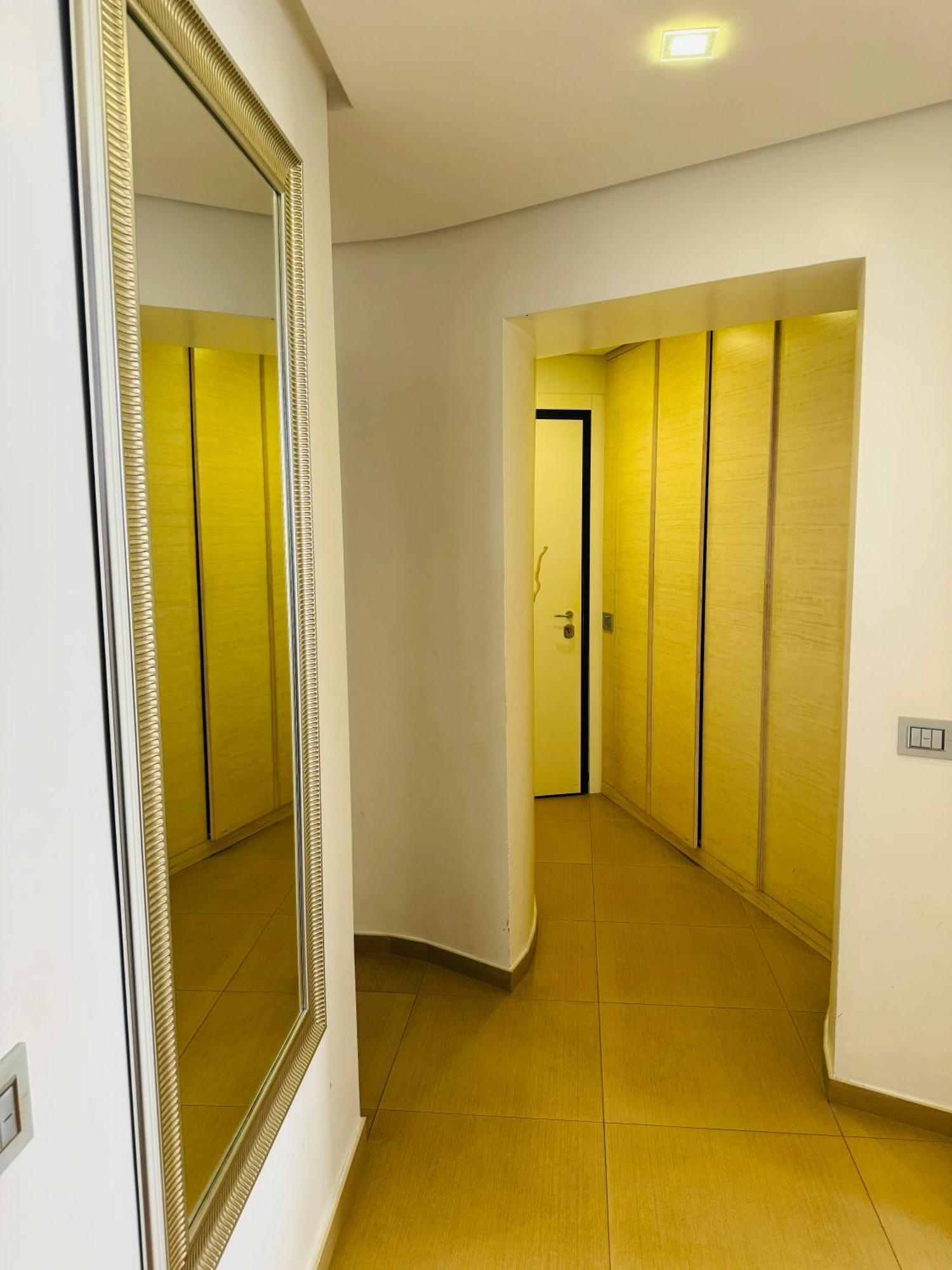 Interno 5 Rom